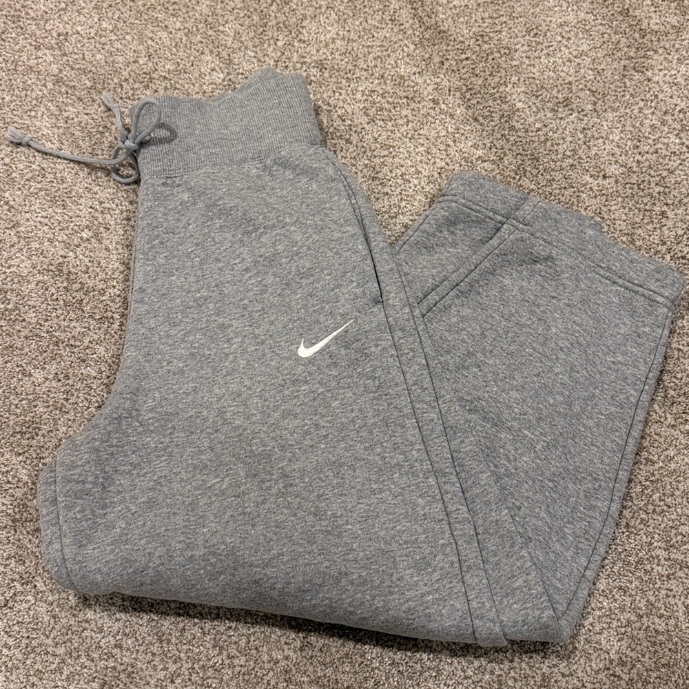 Nike Women’s Light Gray Joggers size XS